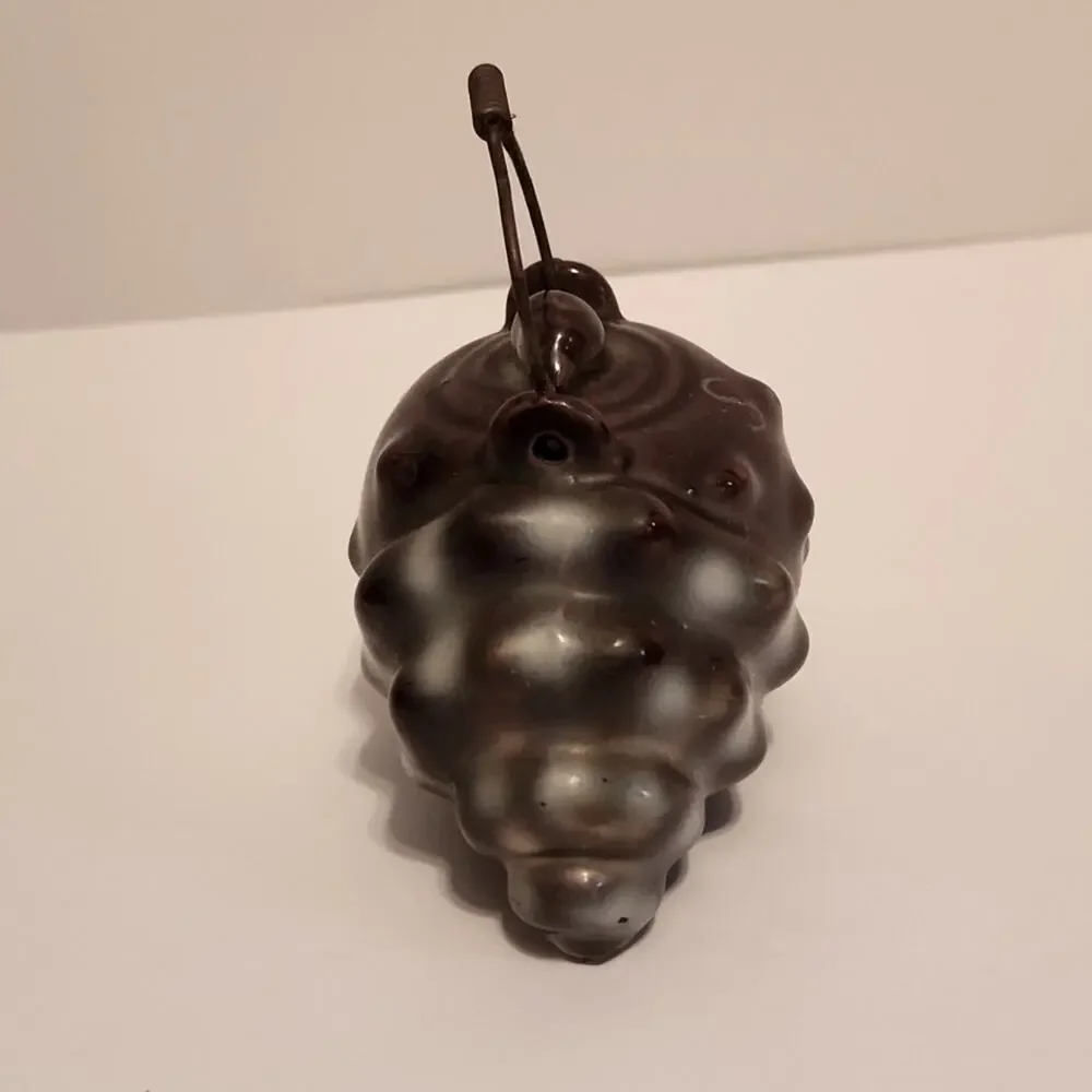 Vintage Conch Shell Salt & Pepper‎ Shakers With Trunk & Metal Carrying Handle